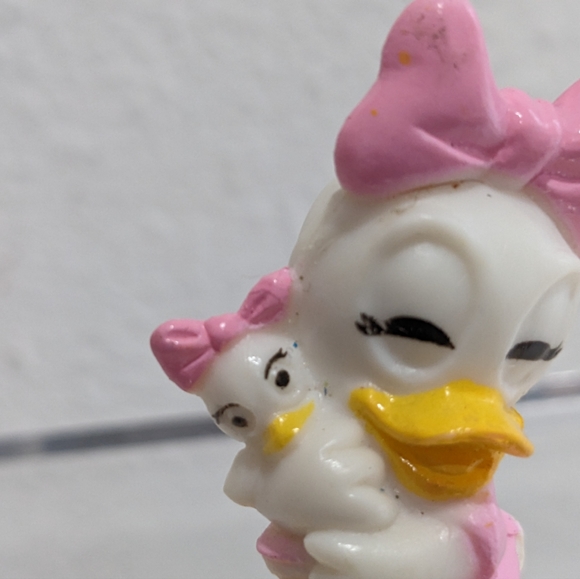Disney 1991 Kellogg Co Daisy Duck & Baby Figure, 2", Vintage - Picture 2 of 11